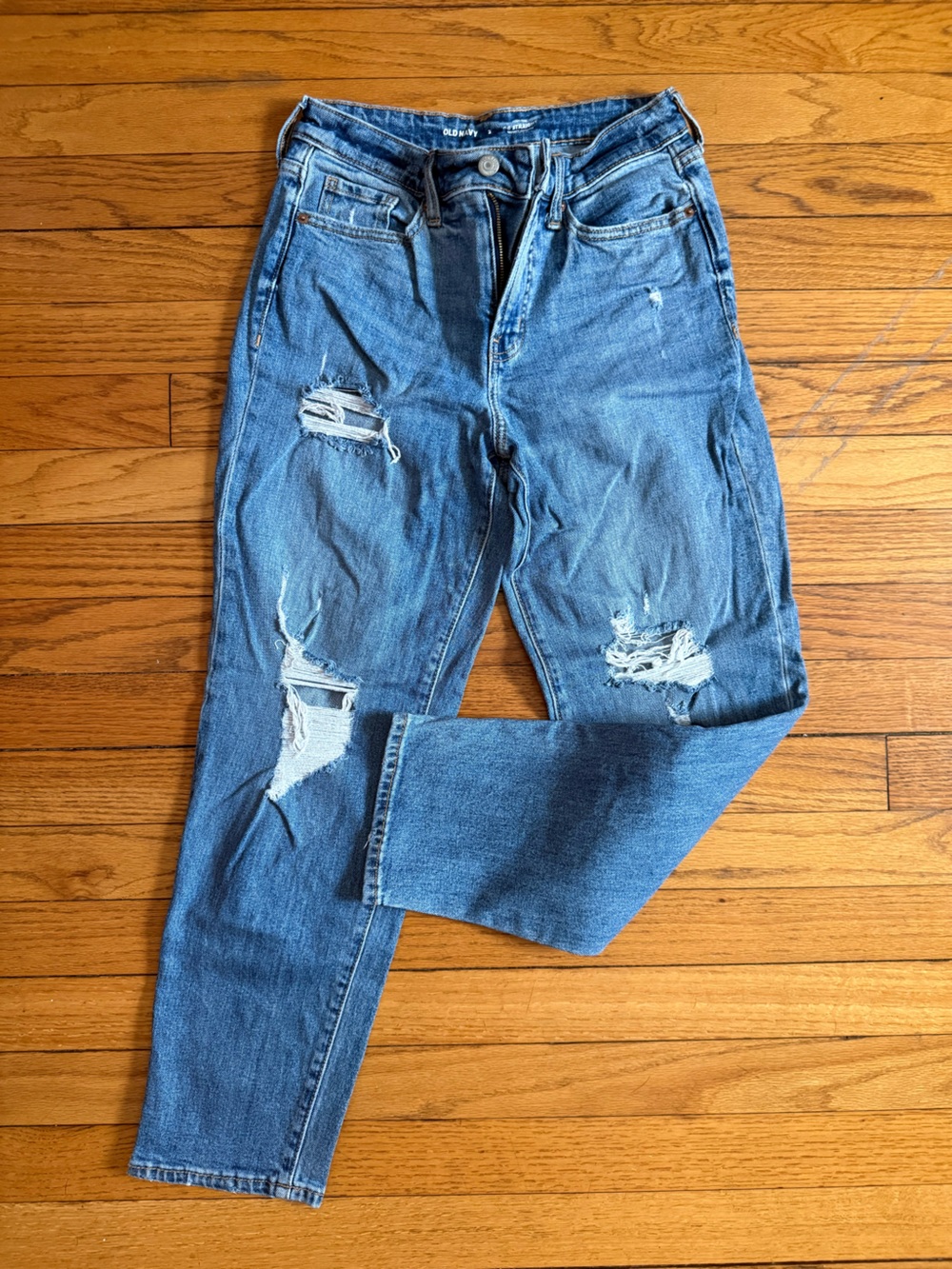 Old Navy Distressed Ankle Crop Jeans in Medium Blue
